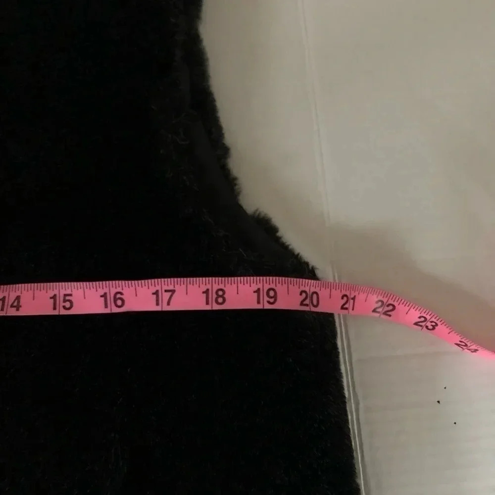 Vintage Super Soft Faux Fur Vest - Picture 7 of 8